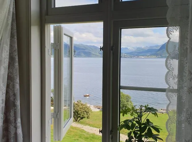 Апартаменты Irenegarden - Fjord View Lauvstad